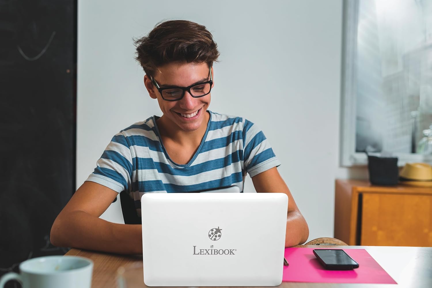 Lexibook, LAPTAB® 10, Laptop with Touch Screen, Designed for the Whole Family, Educational and Fun Content, Powered by Android™, Parental Control, Ultra Slim and Lightweight, LT10EN – Bild 3