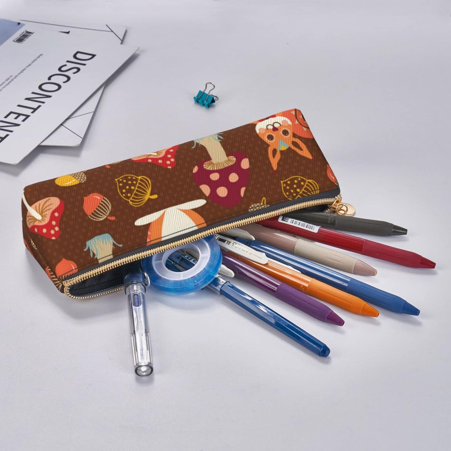 Cute Squirrel Mushroom Pencil Case Triangle Pencil Case Portable Pencil Case Leather Organizer Zipper Cosmetic Bag, White, Bag organiser – Bild 7