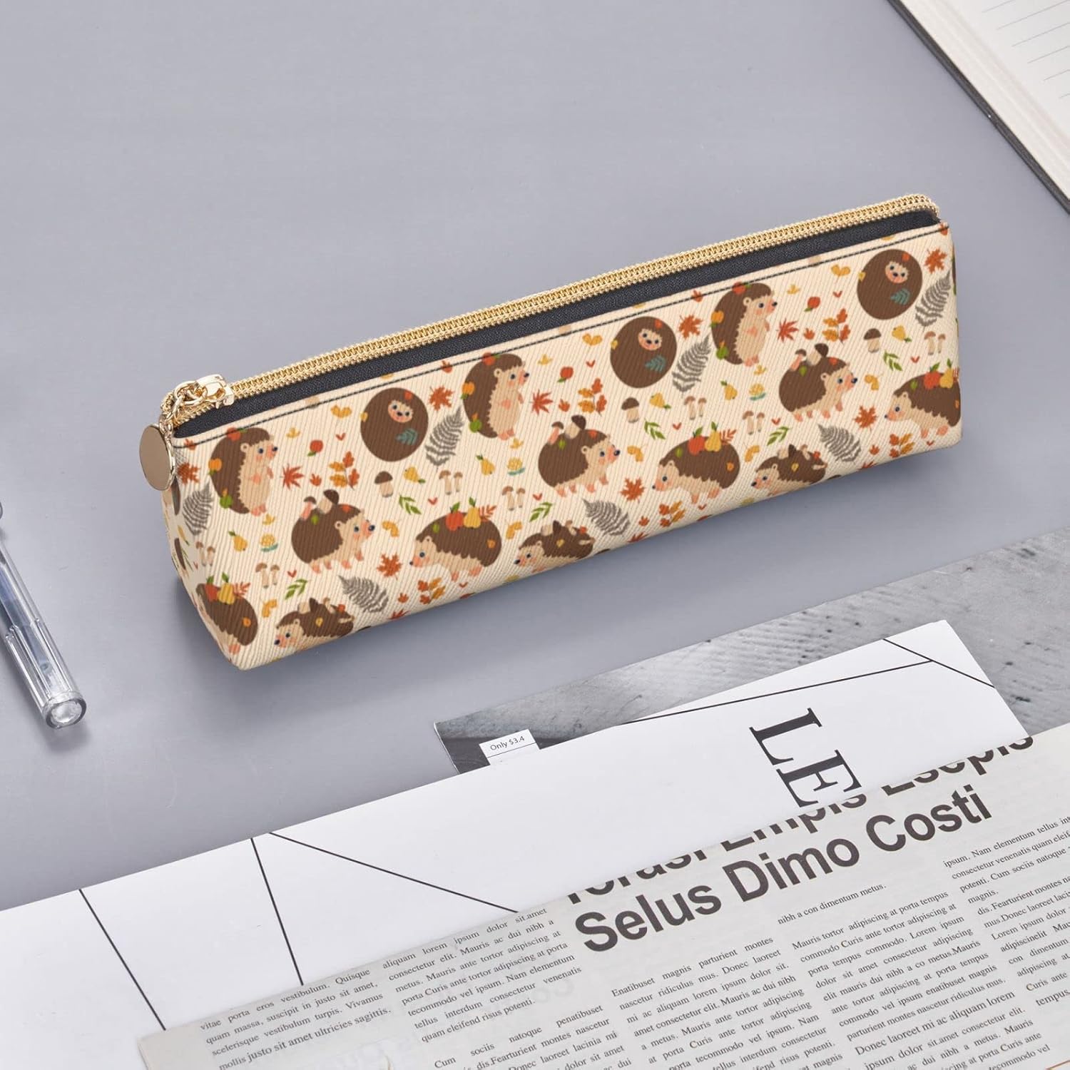 Cute Hedgehog and Mushroom Pattern Pencil Case Cosmetic Bag Pencil Case Triangle Leather Storage Bag Stationery Organizer with Zipper for Adult Office, Cute Hedgehog And Mushroom Pattern 02, – Bild 8