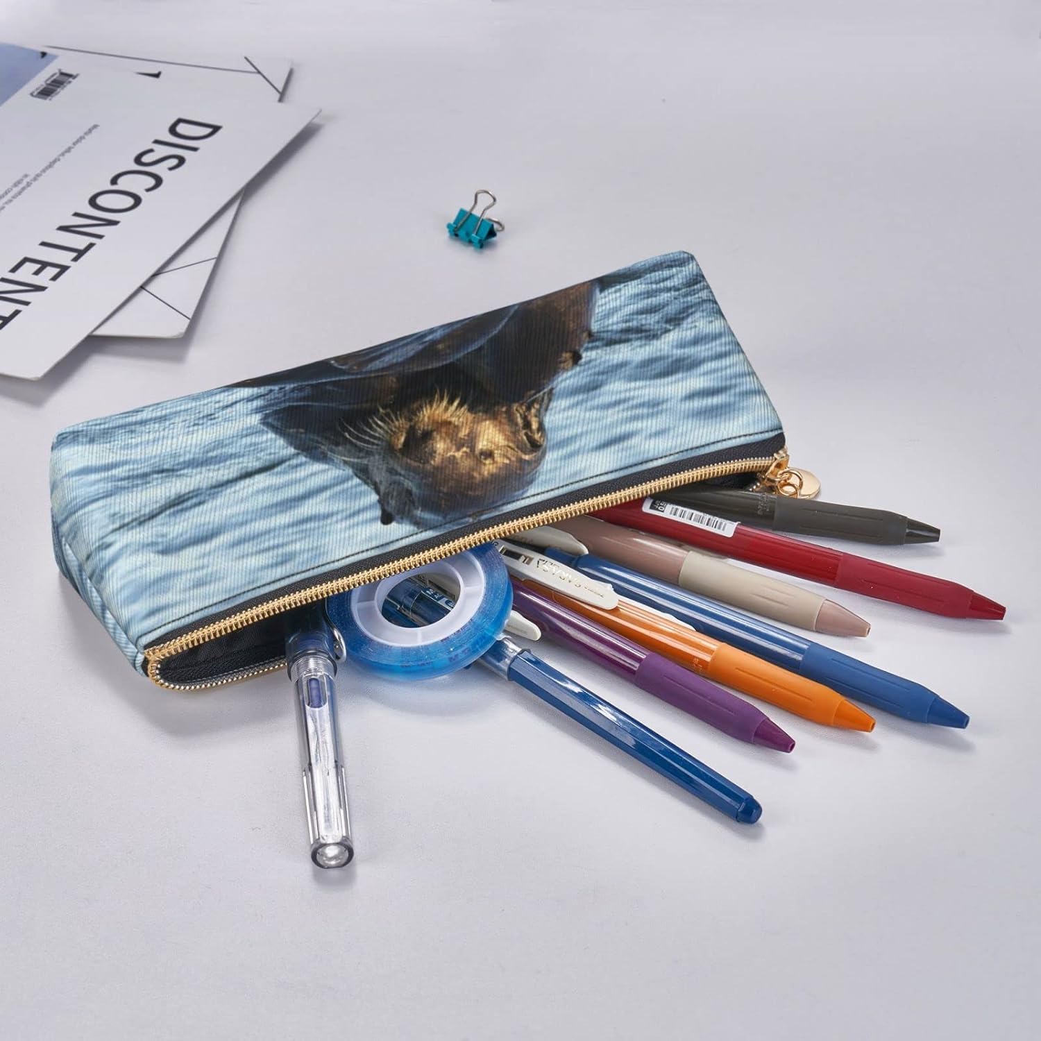 Cute Otters in the Sea Pencil Case Triangle Pencil Case Portable Pencil Case Leather Organizer with Zipper Cosmetic Bag, White, Bag organiser – Bild 7