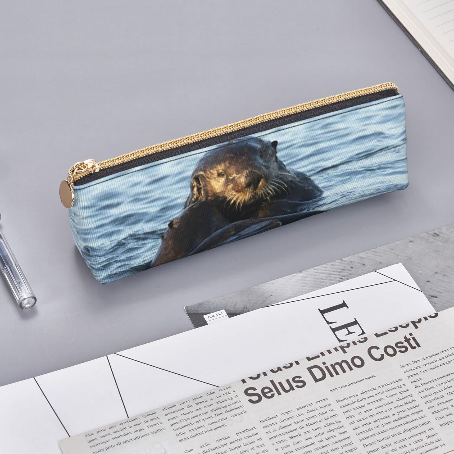 Cute Otters in the Sea Pencil Case Triangle Pencil Case Portable Pencil Case Leather Organizer with Zipper Cosmetic Bag, White, Bag organiser – Bild 8