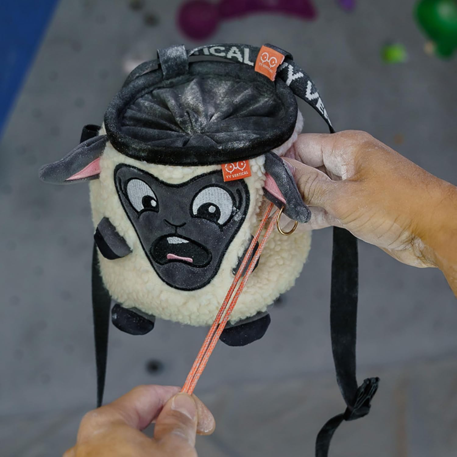 YY Vertical - Sheep Chalk Bag for Climbing, Bouldering, Cross Training and Gymnastics - Adjustable Belt - Soft, Durable Material - Ideal for Indoor and Outdoor Adventures – Bild 5