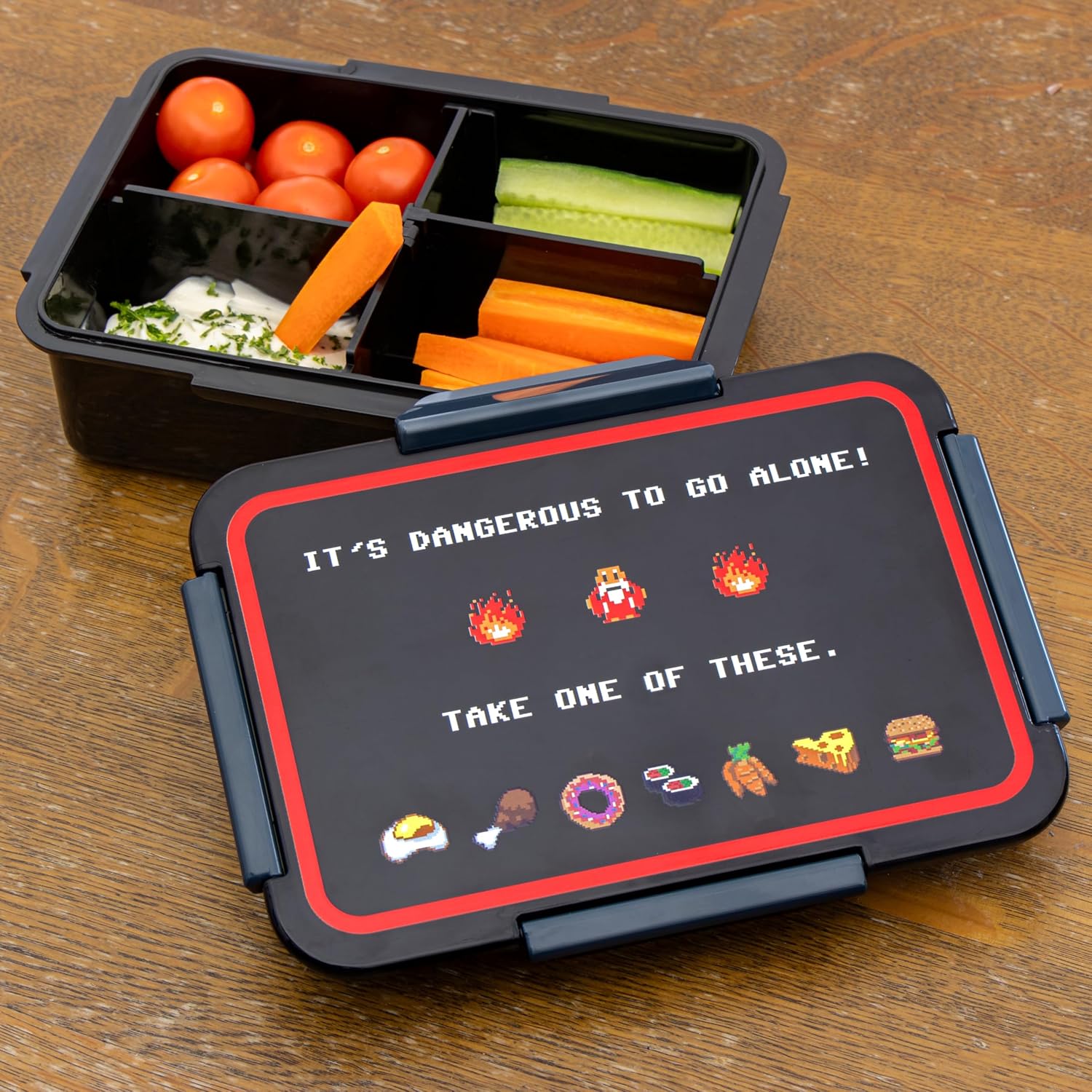 getDigital Lunch Box Dangerous to Go Alone, Bento Box for Nerds & Gaming Fans with 4 Adjustable Compartments, Leak-proof Container with Lid, Dishwasher Safe and Microwave Safe, 800 ml – Bild 3