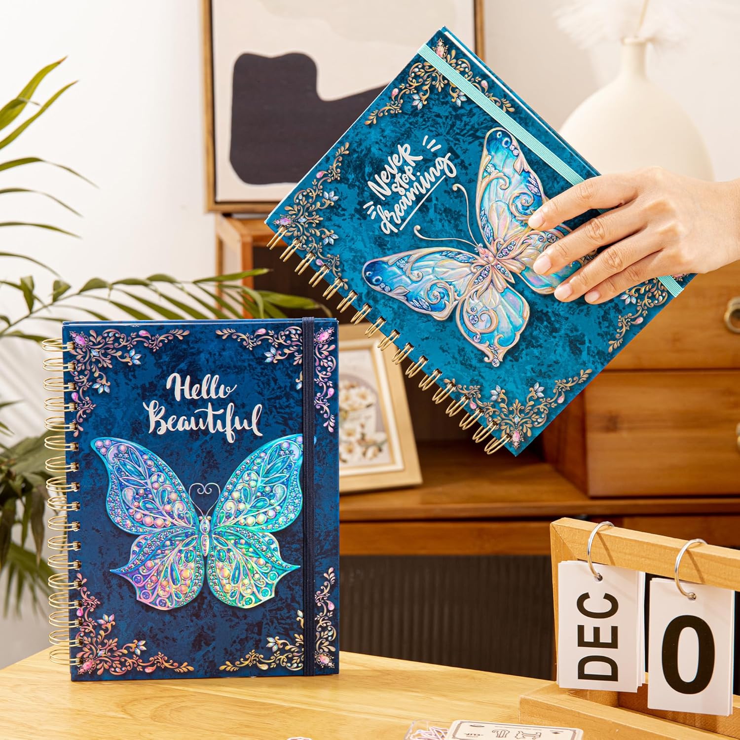 Spiral Notebook College Ruled Journal for Writing B5 3D Butterfly Notebooks Writing Journal for Women with Elastic Closure Band 192 Pages Lined Paper for School Office – Bild 7