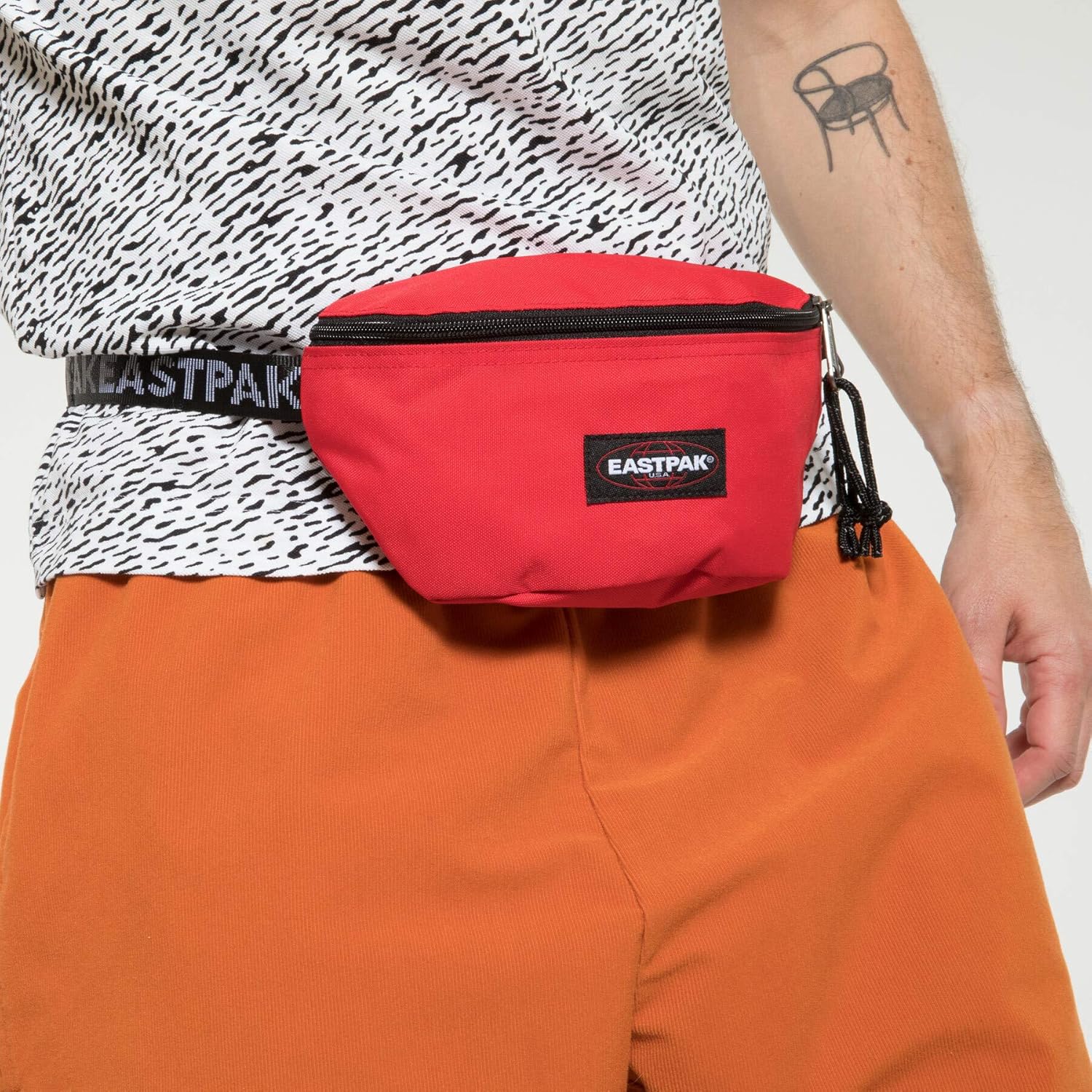RIÑONERA EASTPAK Page Black, red – Bild 4